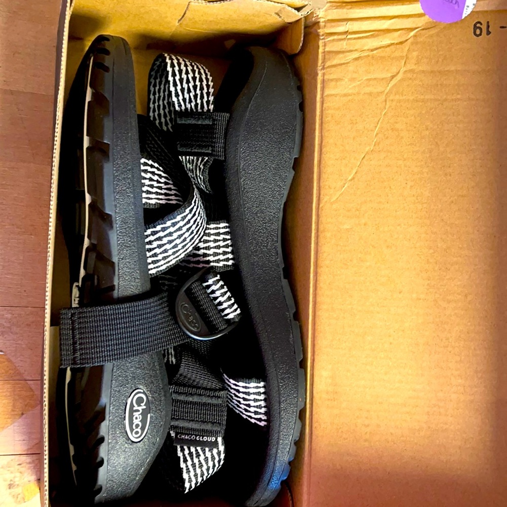 NIB Chaco Mega Z Cloud Prong Black Sandals Size 8